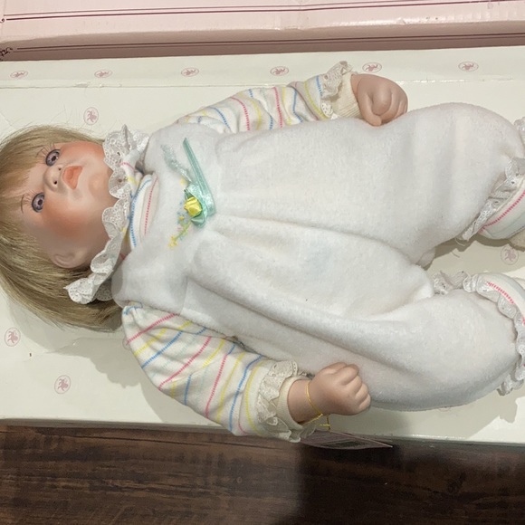 Lee Middleton doll - Picture 6 of 7